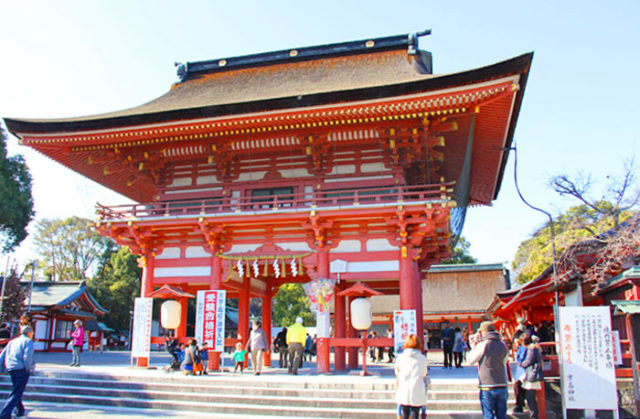 津島神社東門。「津島かけねば片詣り」と俗謡に歌われたほど、伊勢神宮とともに多くの参詣者が訪れた。