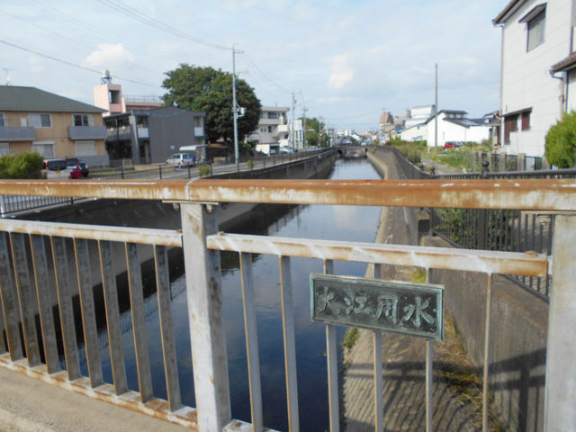 その夫の名前を冠した大江用水。