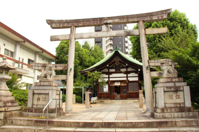 大須観音の東側の三輪神社には、尾張徳川藩の矢場がありました。
