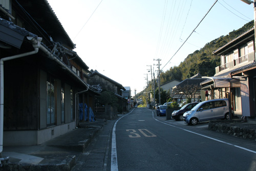 �ǂ܂񒆒���