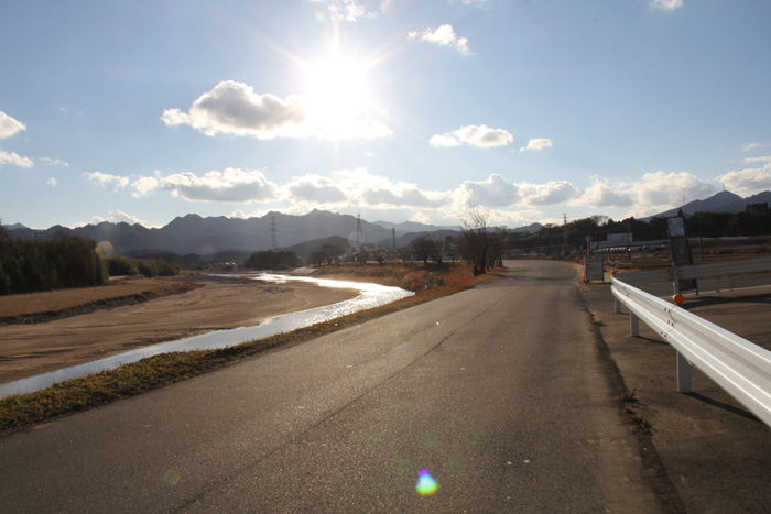 ���C���A��������Ɨ鎭��