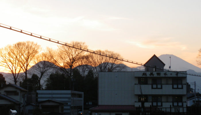 松田駅から富士山と矢倉岳