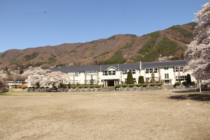木造校舎の和田中学校（閉校）