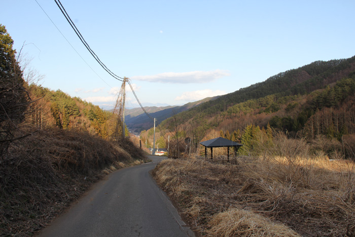 東やのところから、小野方面が見える。