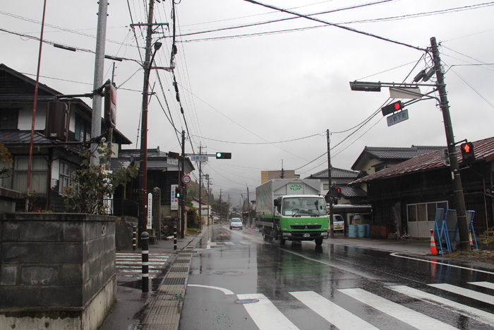 小野下町交差点で国道に出る