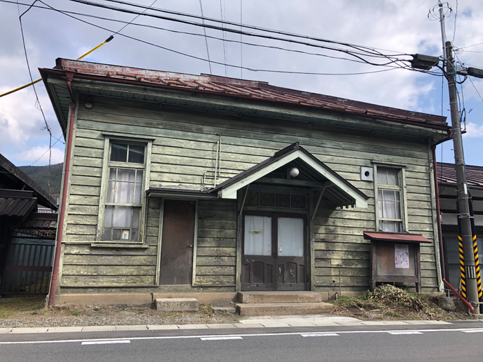 小野宿問屋隣の建物は元小野郵便局